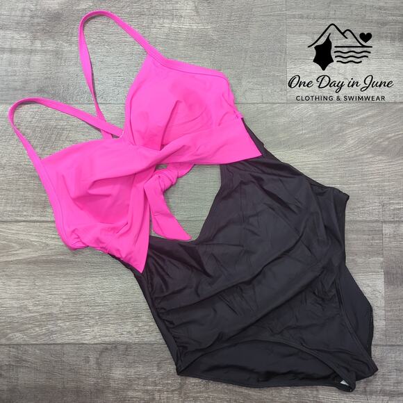 American Trends Cross Front Tie Back Cut Out One Piece Swimsuit Size L - Picture 3 of 6